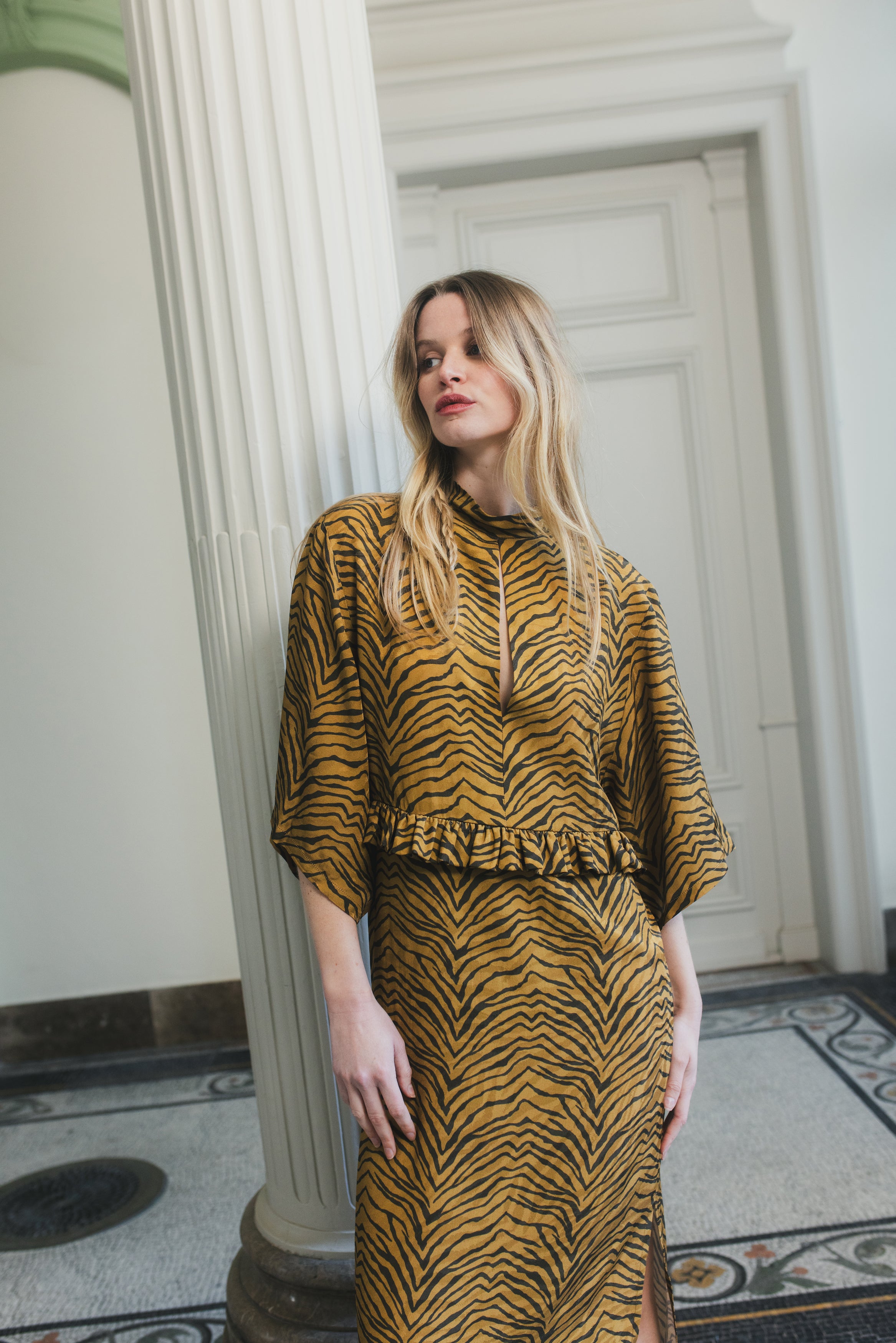Robe Nina Tigre