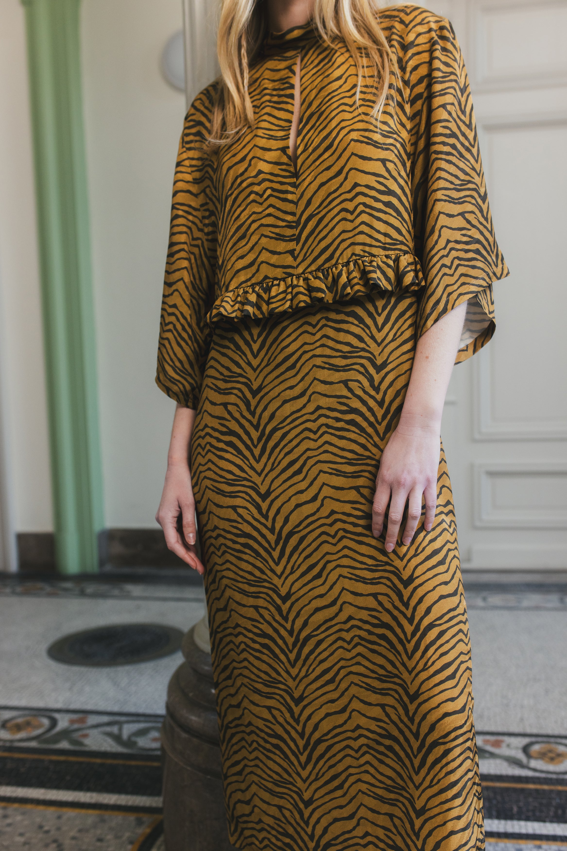 Robe Nina Tigre