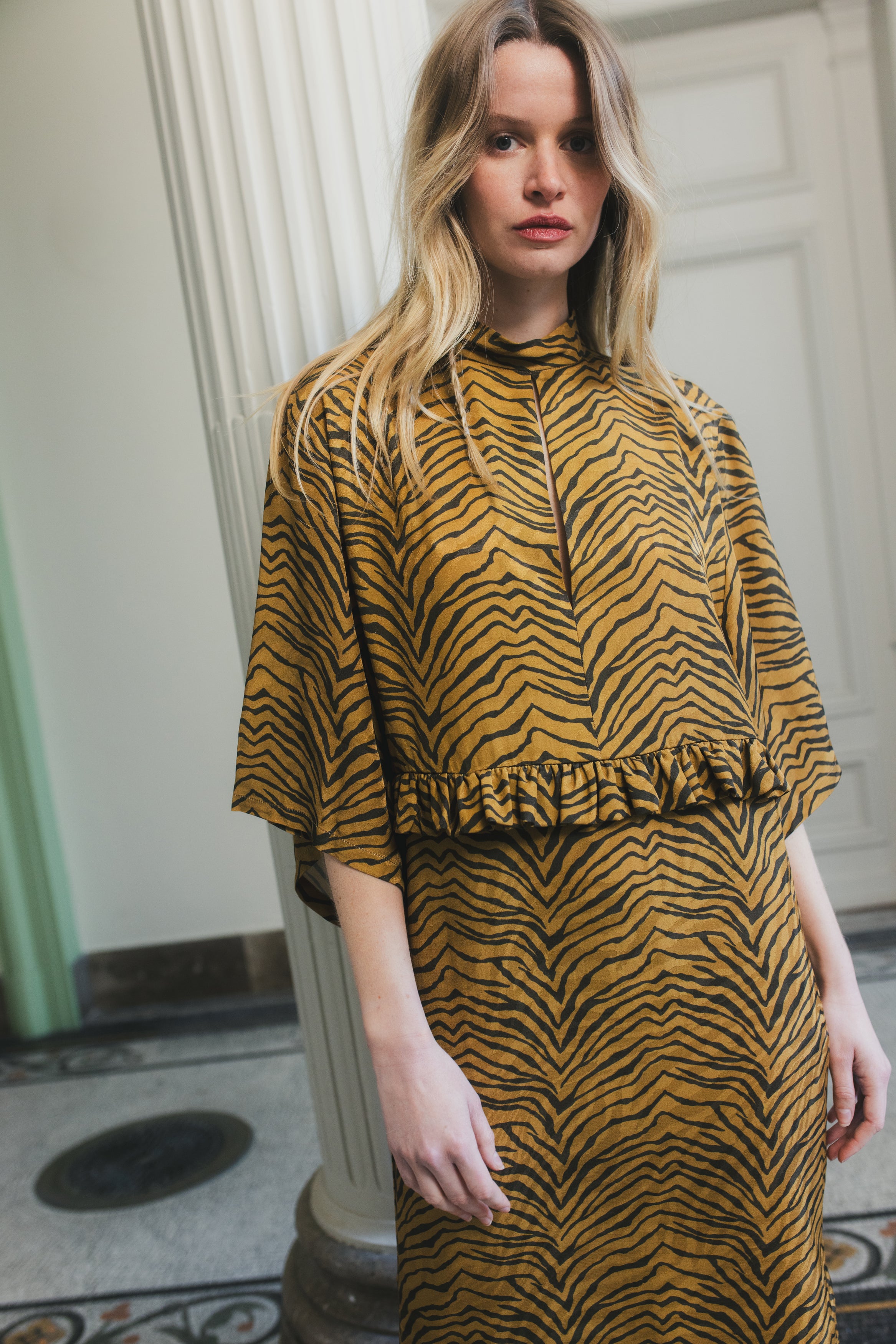 Robe Nina Tigre