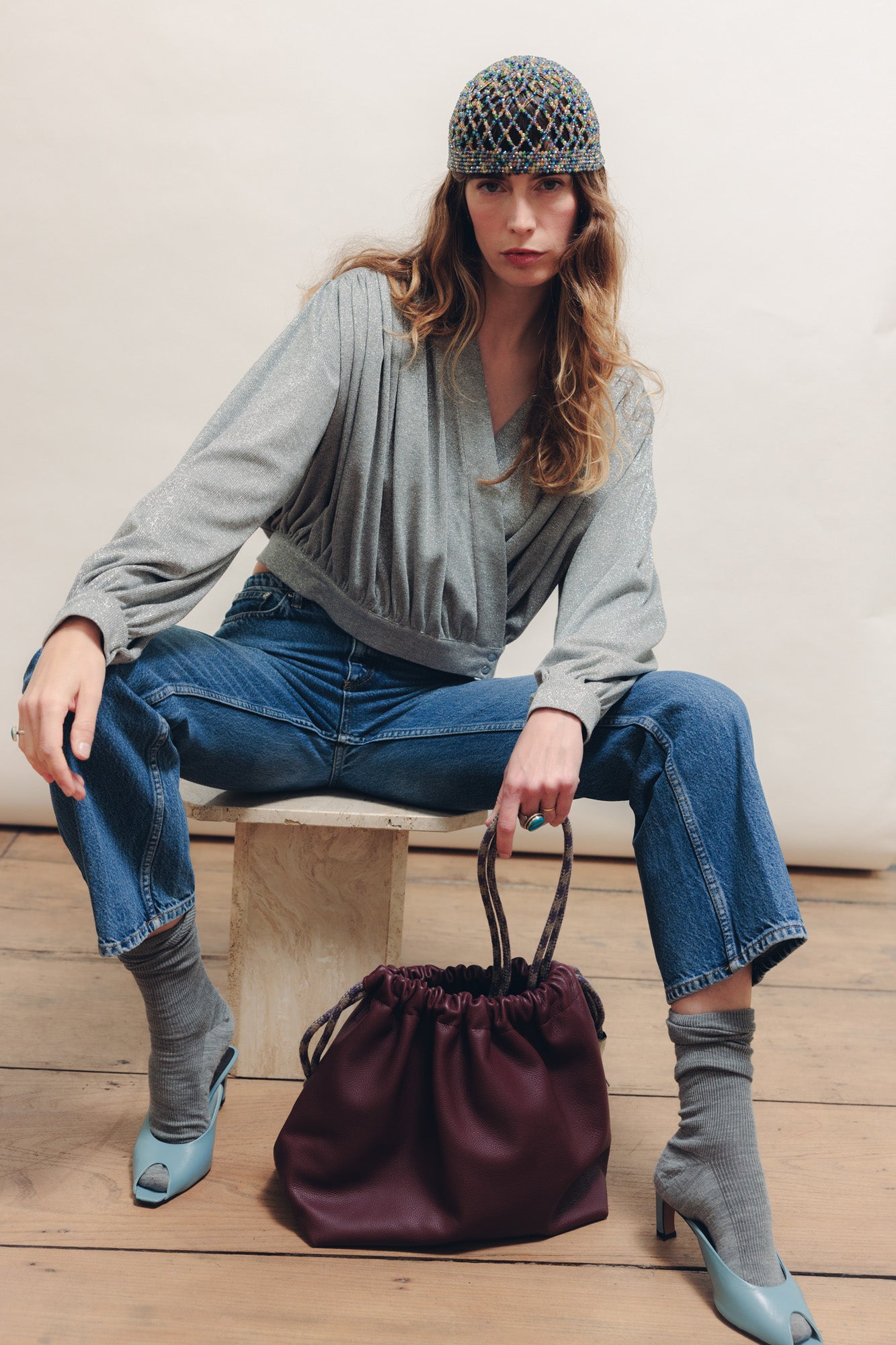 Bonnet de perles bleu