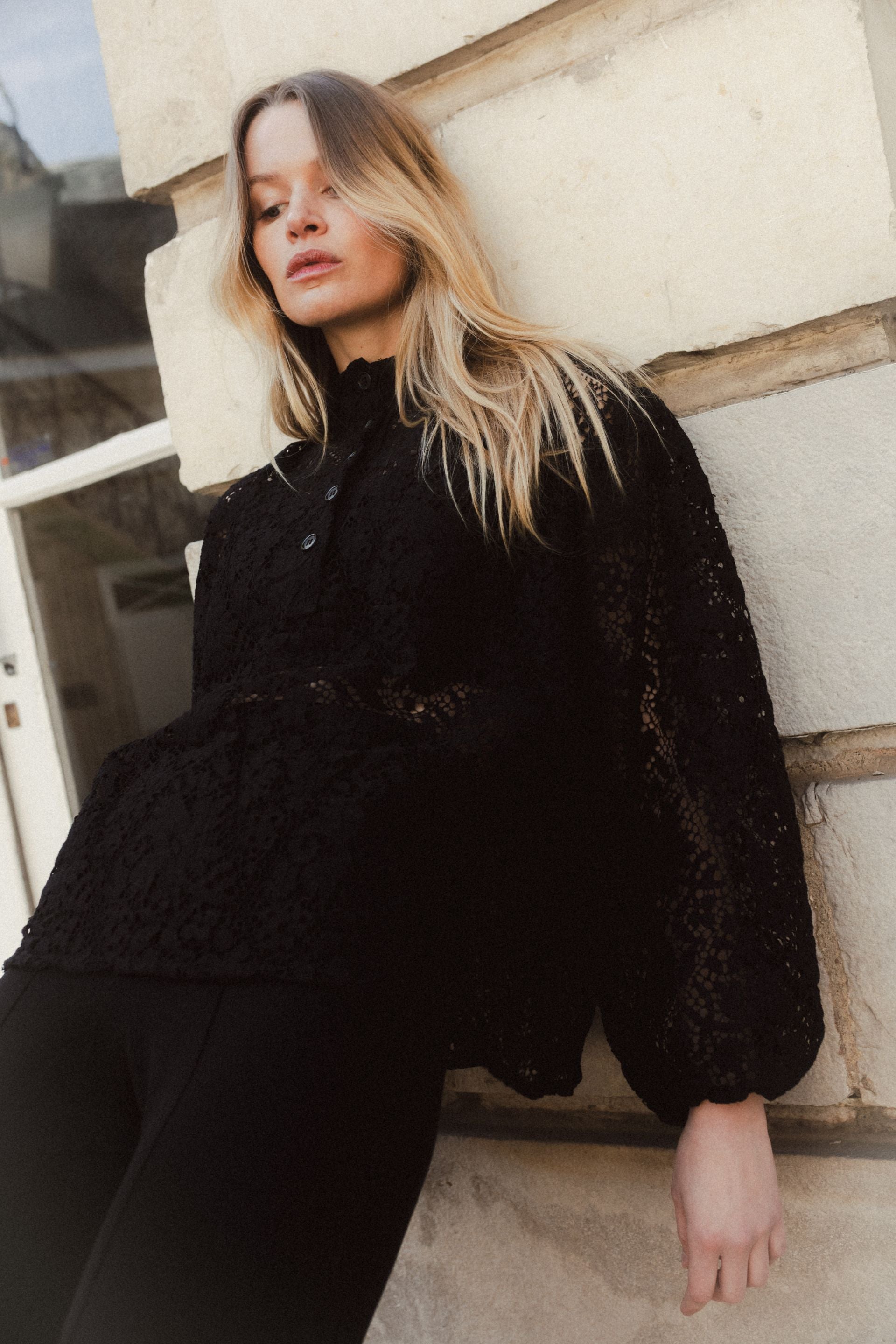 Blouse Fame Guipure Noire