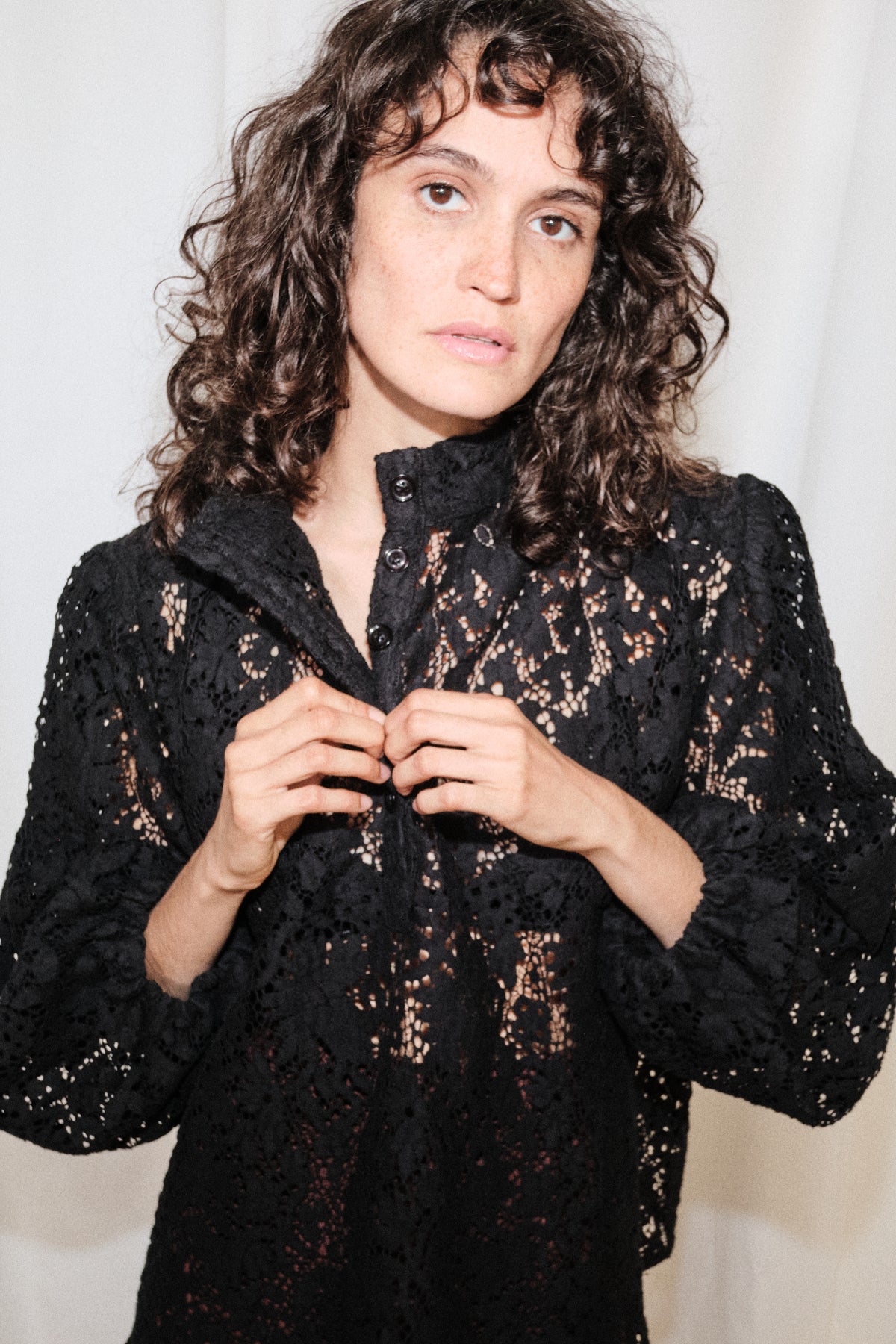 Blouse Fame Guipure Noire
