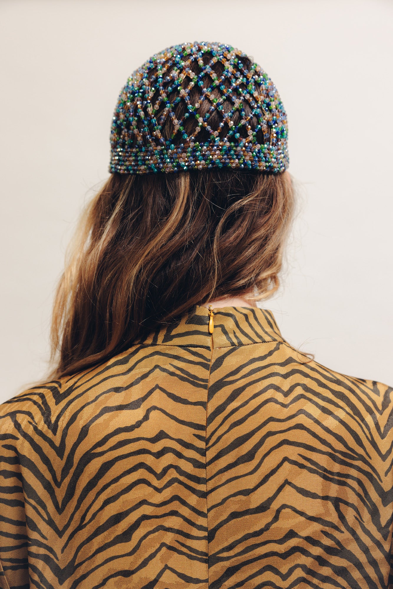 Bonnet de perles bleu